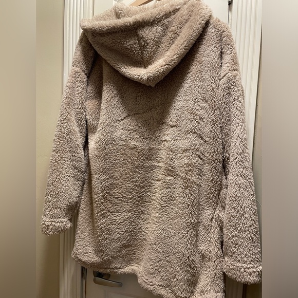 NWT COMFY & WARM HOODED JACKET - Picture 2 of 2